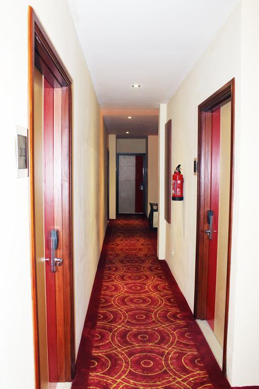 Maleosan Inn Manado Hotel Exterior photo